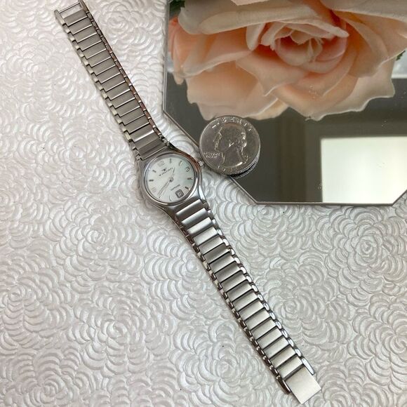 Tavan Swiss Quartz Stainless Steel Watch Mother of Pearl Dial - Picture 9 of 16